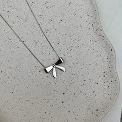 COLAR GARGANTILHA LACINHO METAL RÓDIO BRANCO