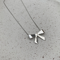 COLAR GARGANTILHA LACINHO METAL RÓDIO BRANCO - comprar online