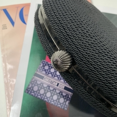 BOLSA CLUTCH OVAL CORDÃO PRETA - Carlota Acessórios