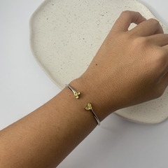 BRACELETE 2 CORAÇÕES DE 3 PONTOS DE ZIRCÔNIA CITRINO RÓDIO BRANCO