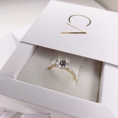 ANEL SOLITARIO MOISSANITE 8.0MM CRAVEJADO 2.0CT - Carlota Acessórios