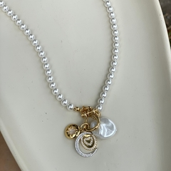 COLAR PEROLA PINGENTE PEROLA LUA CORAÇÃO E ESTRELA DOURADO - comprar online