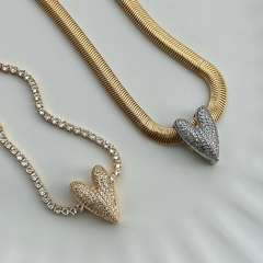 PINGENTE PASSADOR CORAÇÃO CRAVEJADO DOURADO - comprar online