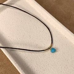GARGANTINHA COURINHO PINGENTE DE CORAÇÃO TURQUESA DOURADO - comprar online