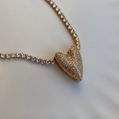 PINGENTE PASSADOR CORAÇÃO CRAVEJADO DOURADO