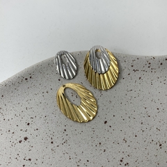 BRINCO EARJACKET OVAL VAZADO RISCADINHO DUO DE BANHOS DOURADO E RÓDIO BRANCO - comprar online