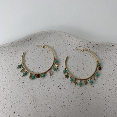 ARGOLA PINGENTE PEDRINHAS DOURADO