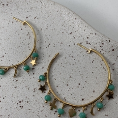 ARGOLA PINGENTE PEDRINHAS DOURADO - Carlota Acessórios