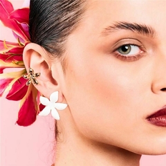 PIERCING FLOR DOURADO - comprar online