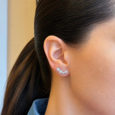 BRINCO MINI MOISSANITE EARCUFF 4 FLORES 1,6MM 0,24CT