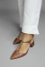 Scarpin Carmela Caramelo - comprar online
