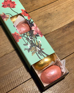 Cajita Pola con huevos de pascuas