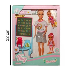 Muñeca Tiny Maestra Con 2 Alumnas + Accesorios