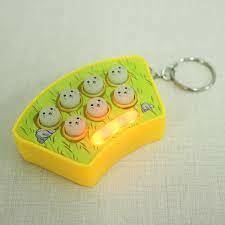 LLavero atrapando al topo juego electronico