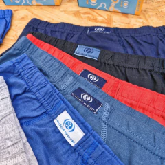 Imagen de SLIP DE NIÑO JUVENIL ALGODÓN Y LYCRA LISO LINEA IMÁN ART 409 TALLES SURTIDOS 6 - 7 (X DOCENA)