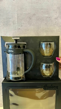 Set En Caja Cafetera Embo 600 Ml + 2 Vasos Vidrio - comprar online