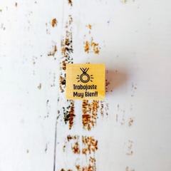 Sello 2x2 cm.
