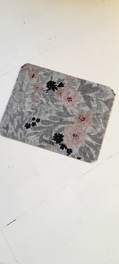 GREY FLOWER - comprar online