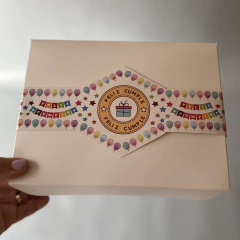 MINI PACK x 2 u DELY 30 sin visor (30x22x10 cm) con faja Ilustrada "Feliz Cumple - Globos" - wincopack