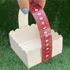 MINI PACK x 6 u NAVIDAD 04 - CANASTITAS NAVIDAD (10x10x5 cm) sin tapa fondo rojo con detalles Navideños en blanco en internet