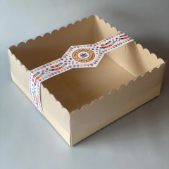 MINI PACK x 2 u MTAR Class con Faja Ilustrada " Feliz Cumple - Globos" (25x25x11cm) CAJA PARA DESAYUNOS / TORTAS de 1 piso - Nuevo ! (color natural) con Faja "Feliz Cumple - Globos"