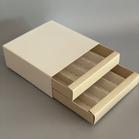 MINI PACK x 2 u CAJONERA DOBLE BLANCA CON DIVISIONES (17x17x6.5 cm) PARA BOMBONES /CHOCOLATES Nueva! con Cajones color natural