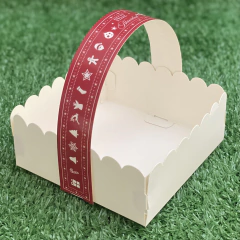 MINI PACK x 6 u NAVIDAD 04 - CANASTITAS NAVIDAD (12x12x5 cm) sin tapa fondo rojo con Detalles en blanco - comprar online