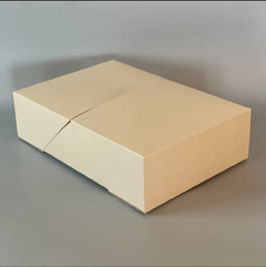 Nuevo! MINI PACK x 2 u MESA BOX CLASS (30.5x21x8 cm tamaño A4) CAJA PARA DESAYUNOS / BOX Dulce - Nuevo Diseño! - comprar online