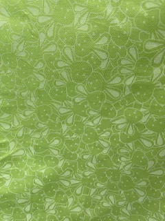 Gabardina Estampada - Fondo Manzana Conejitos