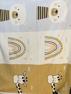 Gabardina Estampada - Almohadón Jirafa Baby