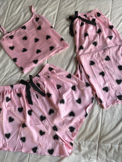 Pijama 3 piezas Corazones en internet