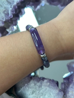 Pulseira esfera com pingente ametista