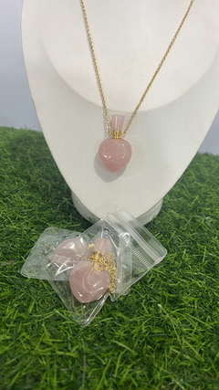 Colar difusor quartzo rosa banho dourado aço inox