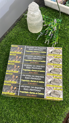 Incenso da Riqueza Raio Prateado Ritual Mágico
