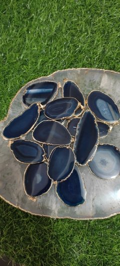 pingente chapa de ágata azul (banho dourado)