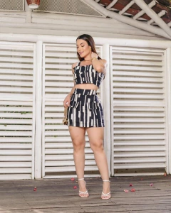 Conjunto Cropped + Short Saia Social - Estampa Preta (Veste 38/40) na internet