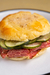sandwich pastron y pepinillos sin gluten