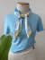 T-shirt justa azul Flor de Lis