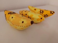 FRUTA MADEIRA BANANA PATCHWORK UNIDADE - Porão da Arte - Lécio e Alcinéia