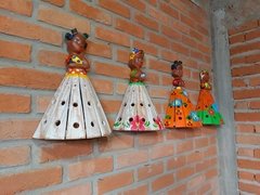 BONECA ARANDELA TERERÊ 40CM SAIA PÁTINA na internet