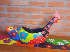 GALINHA GAMELA GG COLORIDA (PEÇA ÚNICA) - Porão da Arte - Lécio e Alcinéia