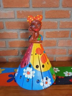 Boneca Luminária em Madeira 40cm Turbante Laranja Saia em Patchwork