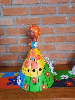 Boneca Luminária em Madeira 40cm Turbante Laranja Saia em Patchwork - comprar online