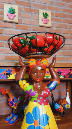 BONECA FRUTEIRA 85 CM CESTA NA CABEÇA na internet