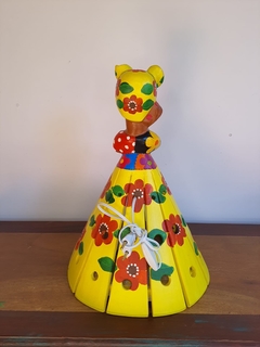 Boneca Luminária em Madeira 40cm Turbate Saia Floral Amarela na internet