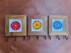 Kit 3 Porta-chaves Quadro de Flores 3 ganchos - Porão da Arte - Lécio e Alcinéia
