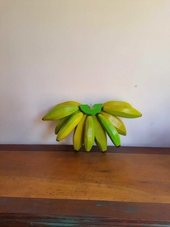 Penca de Banana Verde em Madeira - Porão da Arte - Lécio e Alcinéia
