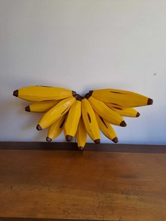 Penca de Banana Amarela em Madeira na internet