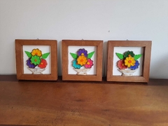 Kit 3 Quadros Flores 22x22cm fundo colorido na internet