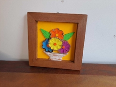 Quadro Flores 22x22cm fundo colorido na internet